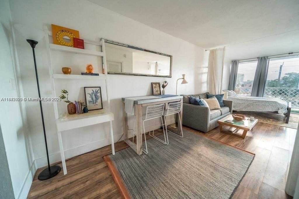 Small Image of 1400 PENNSYLVANIA AVE #50, Miami Beach Number 2