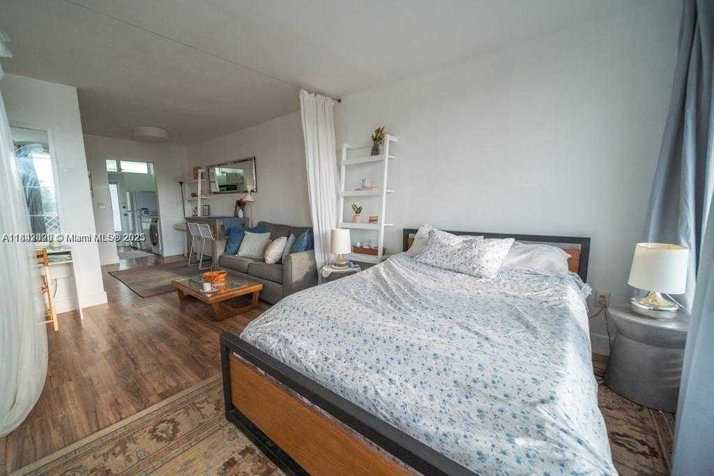Small Image of 1400 PENNSYLVANIA AVE #50, Miami Beach Number 5