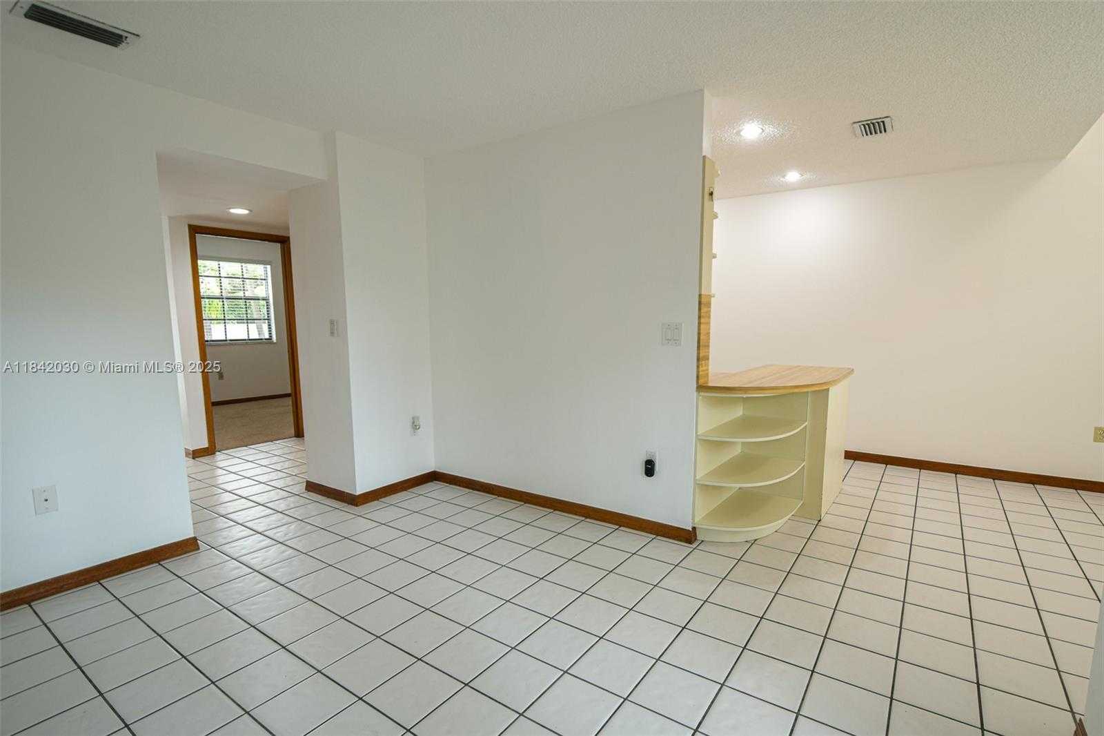 Small Image of 3542 SOUTH WEST 17 STREET #2B, Miami Number 4