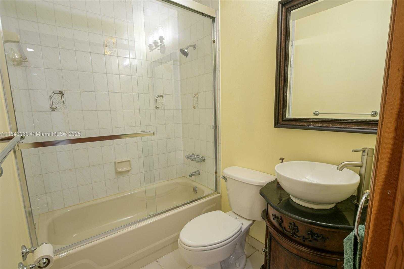 Small Image of 3542 SOUTH WEST 17 STREET #2B, Miami Number 6