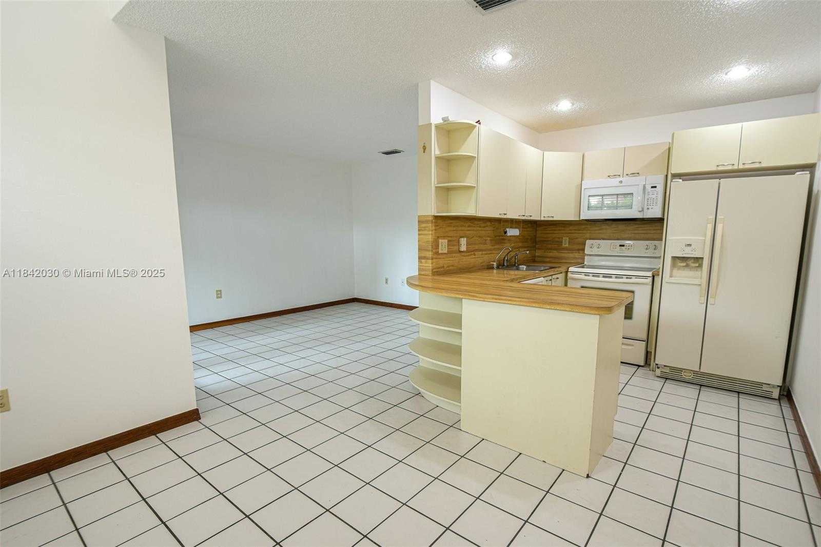 Small Image of 3542 SOUTH WEST 17 STREET #2B, Miami Number 9
