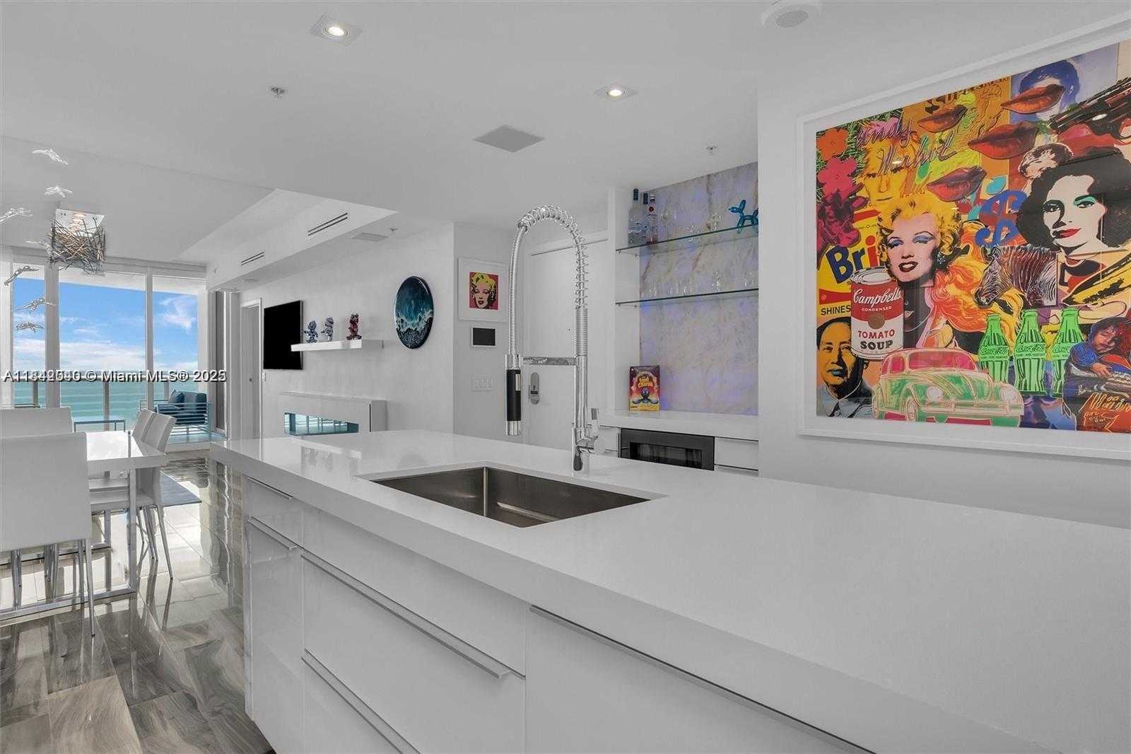 Small Image of 3801 COLLINS AVE #1104, Miami Beach Number 15