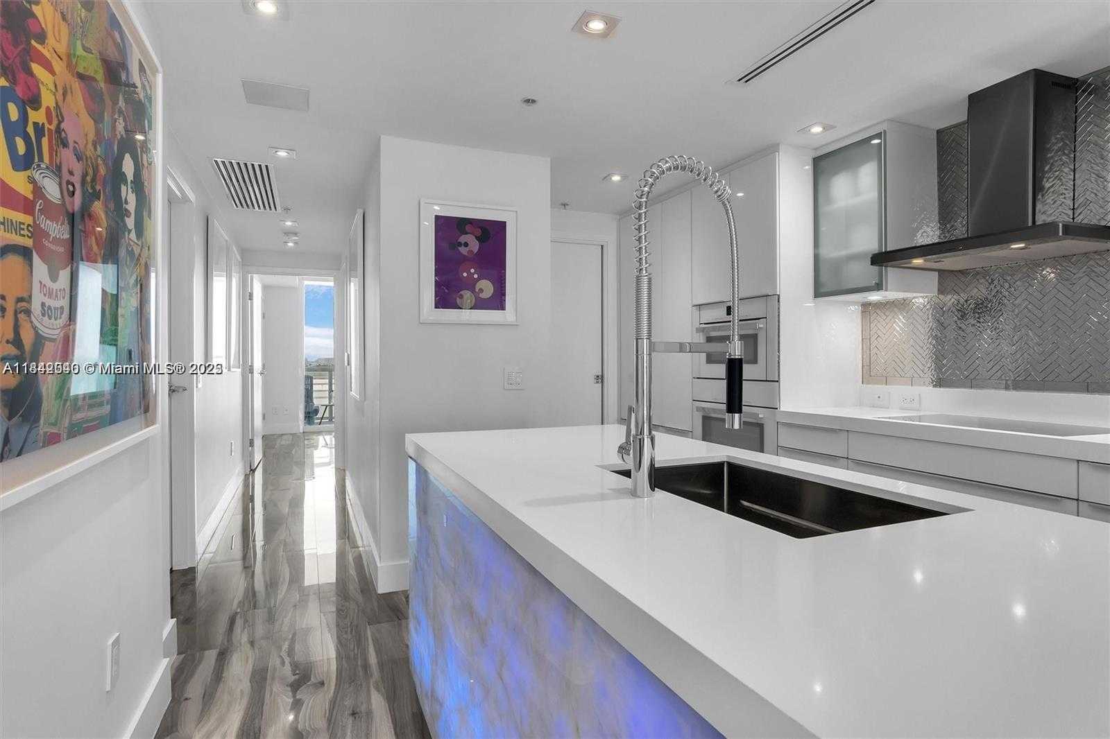 Small Image of 3801 COLLINS AVE #1104, Miami Beach Number 16