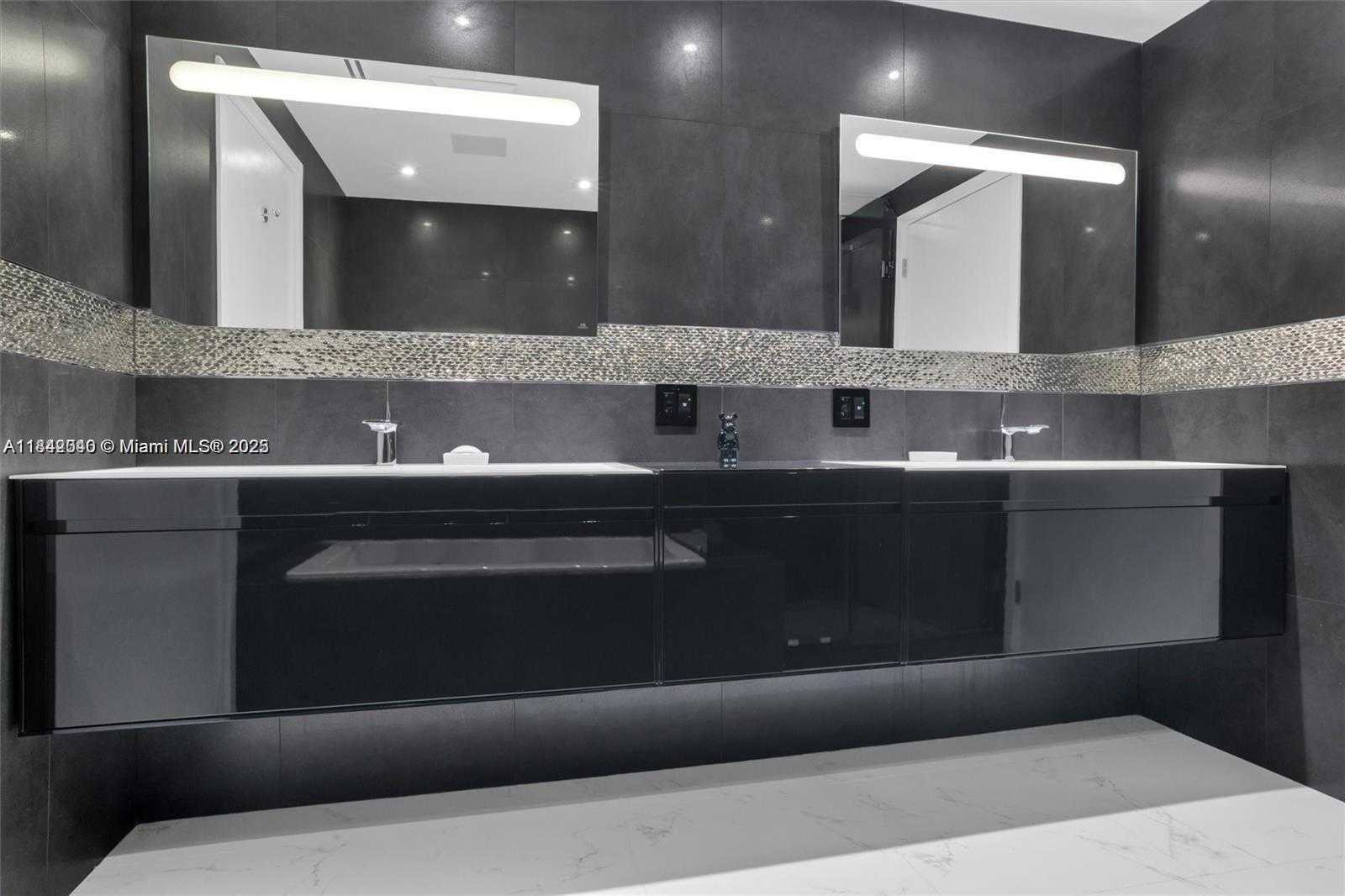 Small Image of 3801 COLLINS AVE #1104, Miami Beach Number 19