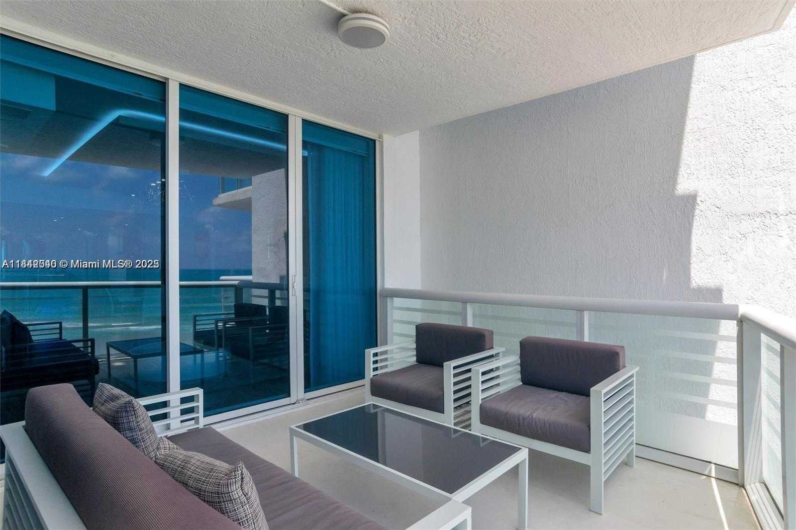 Small Image of 3801 COLLINS AVE #1104, Miami Beach Number 27