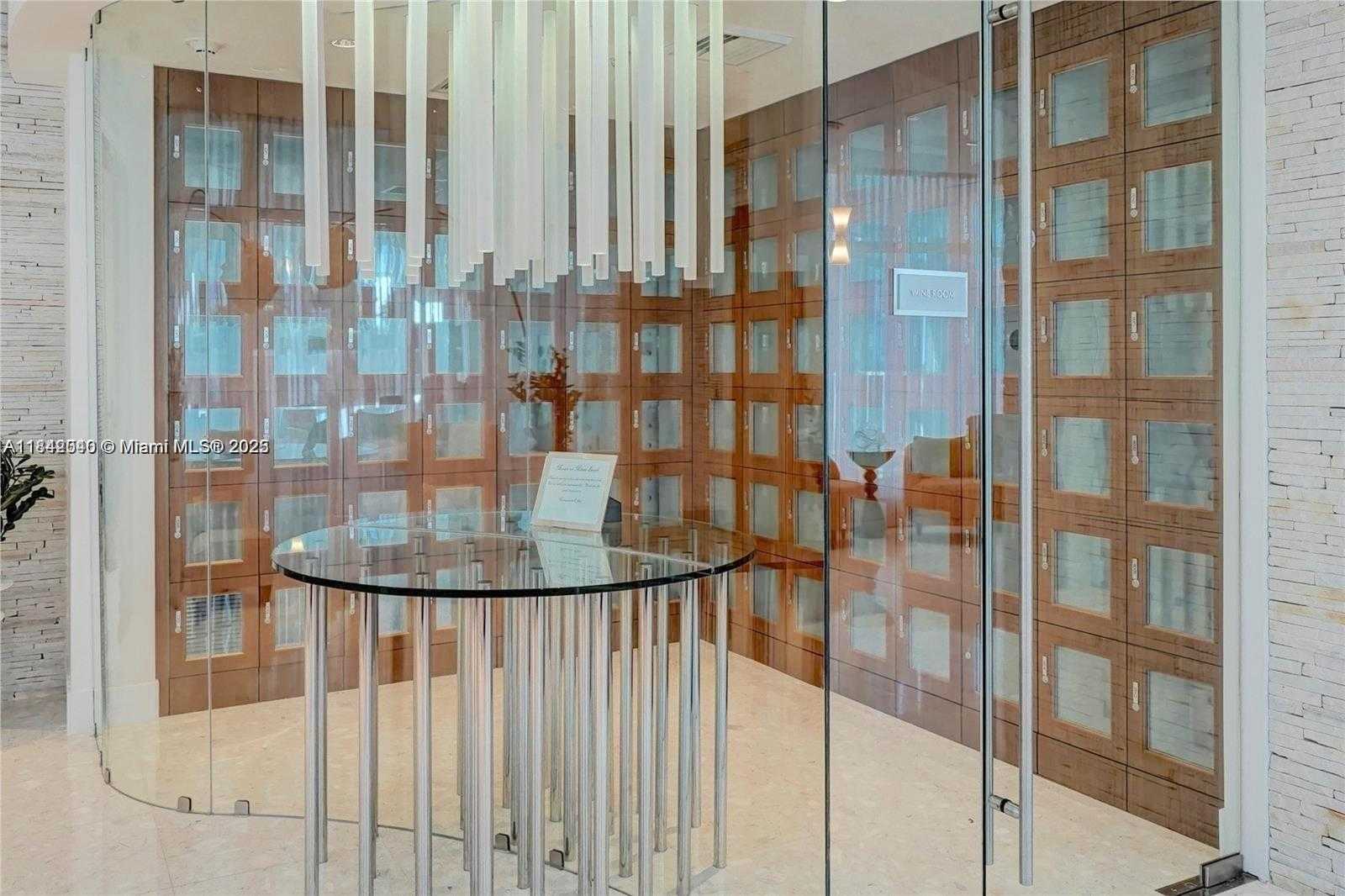 Small Image of 3801 COLLINS AVE #1104, Miami Beach Number 35