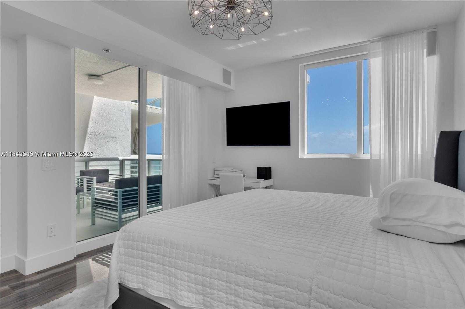 Small Image of 3801 COLLINS AVE #1104, Miami Beach Number 5