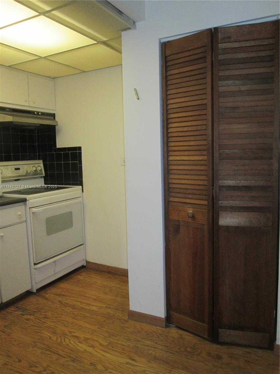 Small Image of 251 174TH ST #710, Sunny Isles Beach Number 4