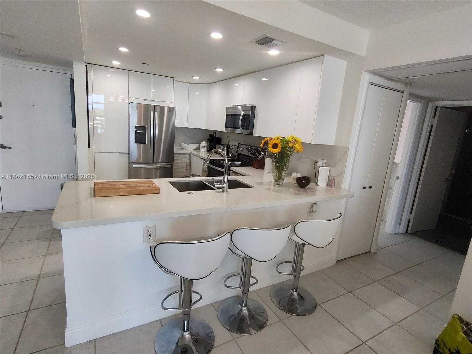 Small Image of 20505 EAST COUNTRY CLUB DR #833, Aventura Number 14