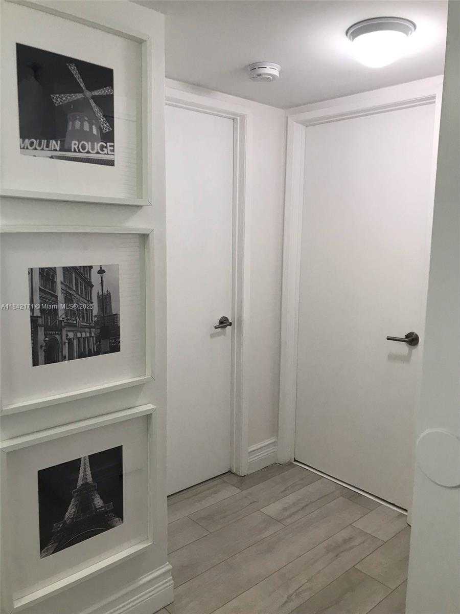 Small Image of 850 NORTH MIAMI AVE #W-1804, Miami Number 4