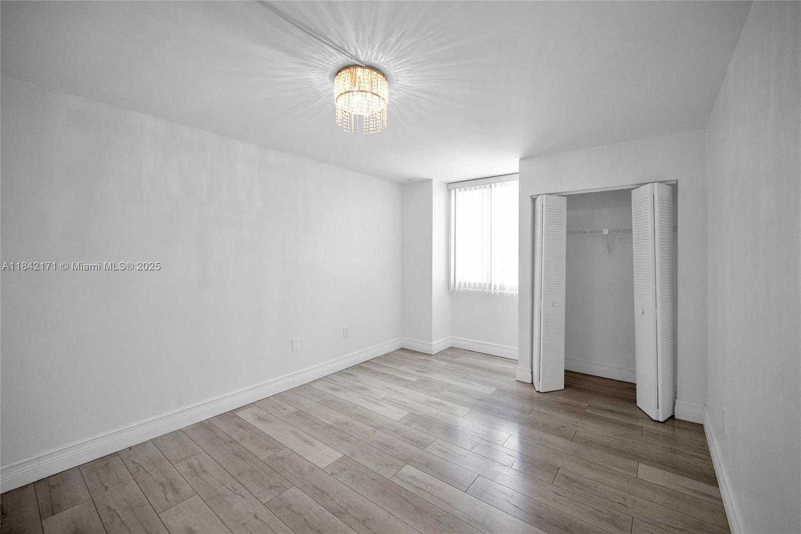 Small Image of 850 NORTH MIAMI AVE #W-1804, Miami Number 40