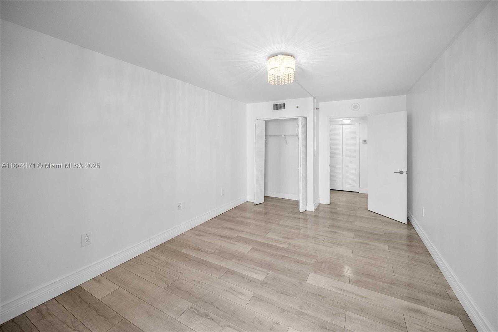 Small Image of 850 NORTH MIAMI AVE #W-1804, Miami Number 44
