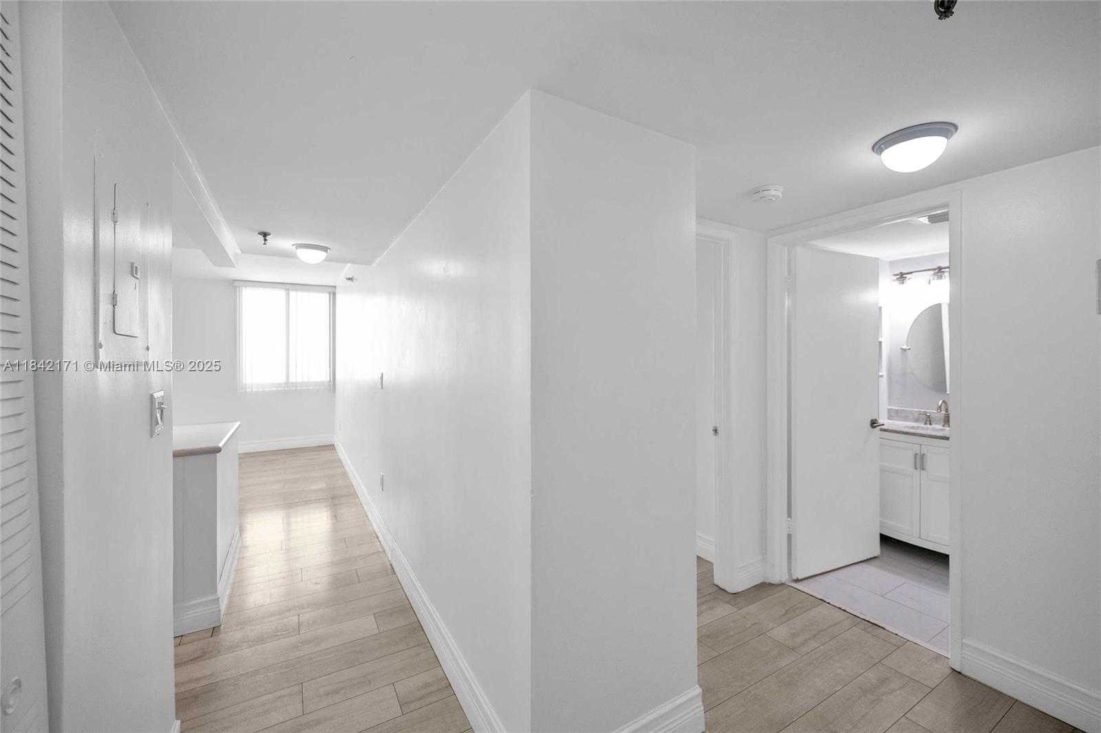 Small Image of 850 NORTH MIAMI AVE #W-1804, Miami Number 45