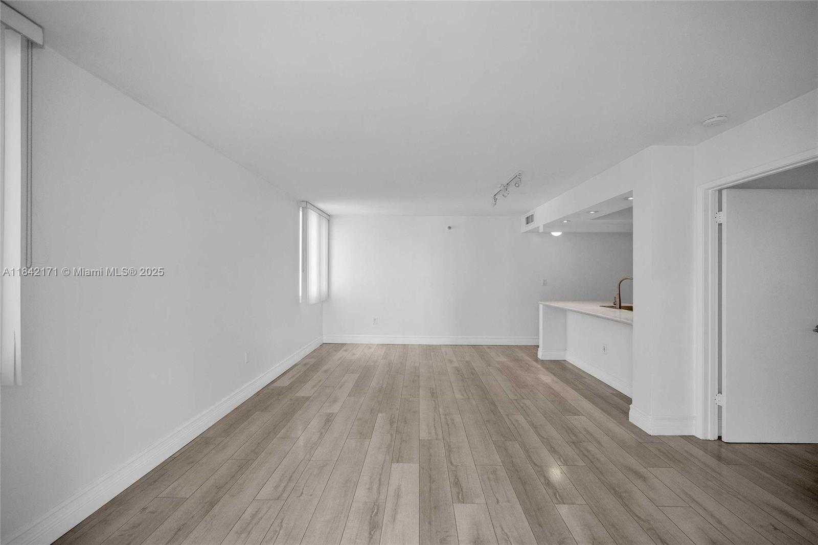 Small Image of 850 NORTH MIAMI AVE #W-1804, Miami Number 46
