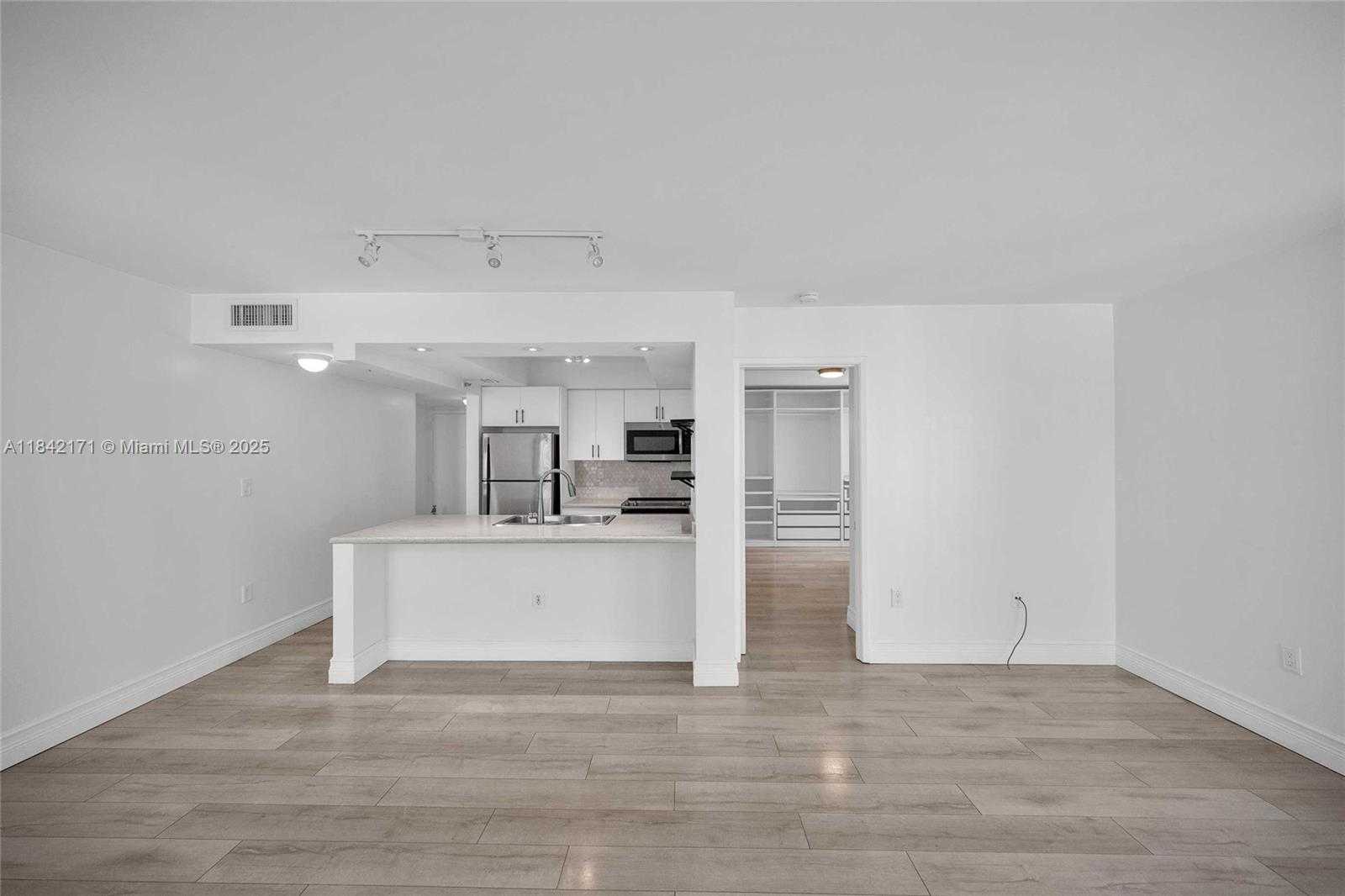 Small Image of 850 NORTH MIAMI AVE #W-1804, Miami Number 51