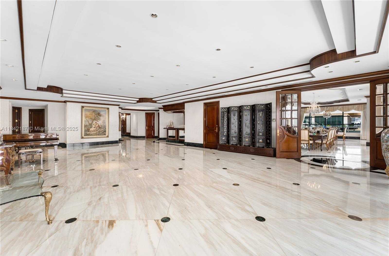 Small Image of 5757 COLLINS AVE #PH-4, Miami Beach Number 12