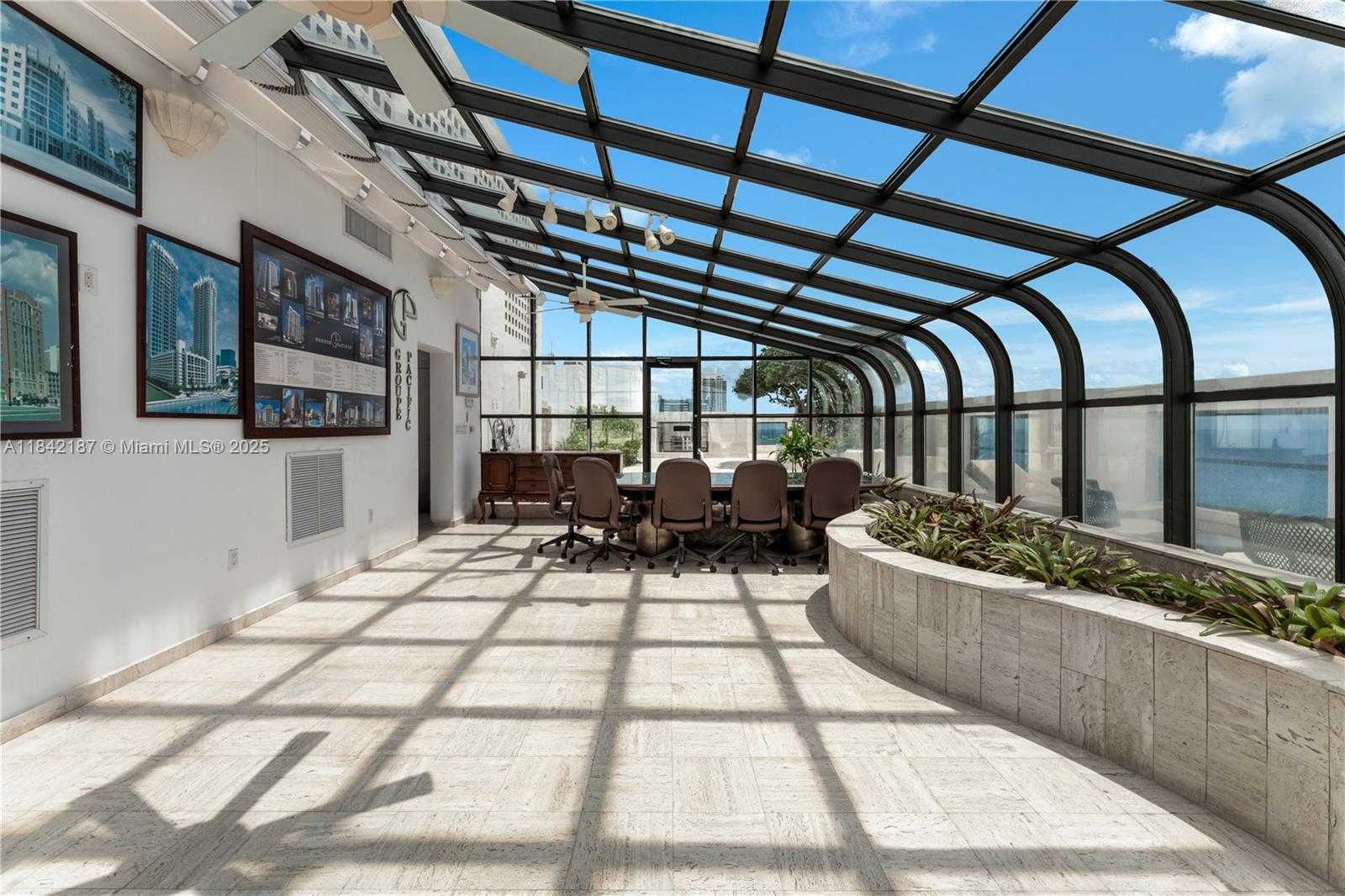 Small Image of 5757 COLLINS AVE #PH-4, Miami Beach Number 22