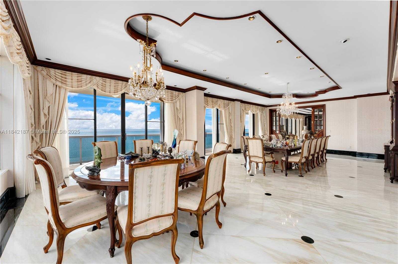 Small Image of 5757 COLLINS AVE #PH-4, Miami Beach Number 3