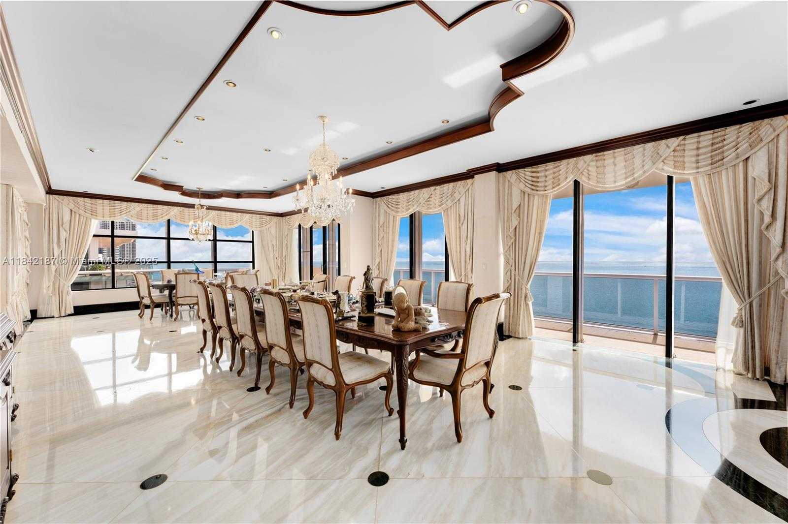 Small Image of 5757 COLLINS AVE #PH-4, Miami Beach Number 9