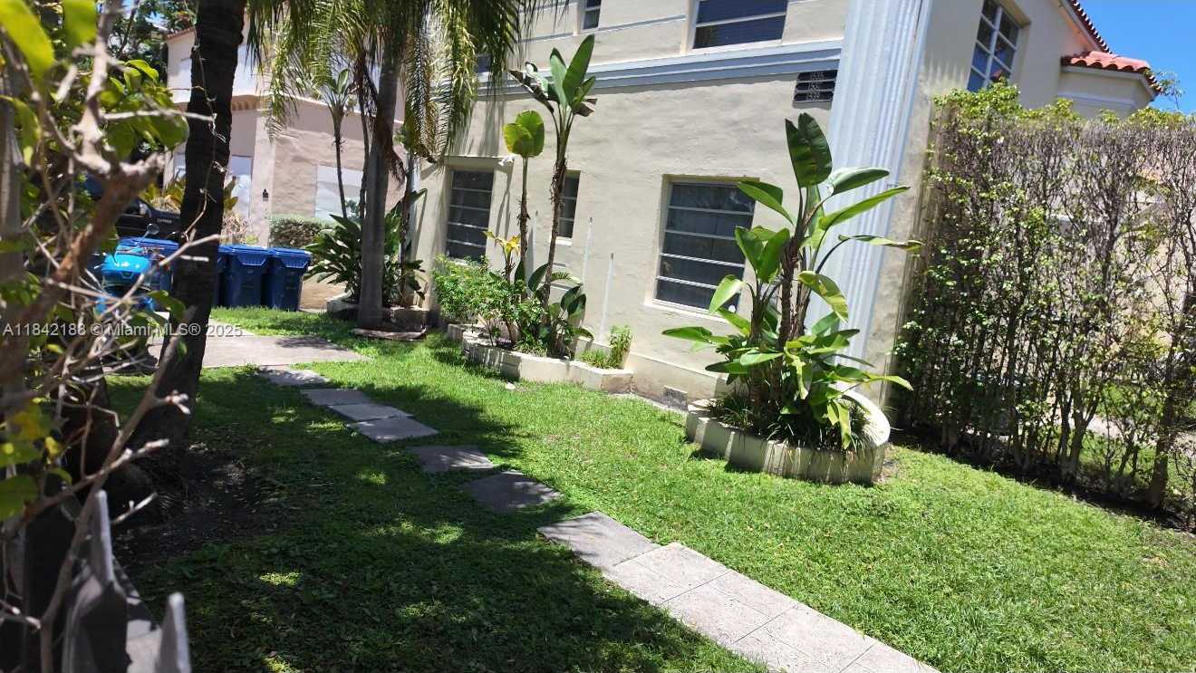 Small Image of 1535 MERIDIAN AVE #6, Miami Beach Number 2