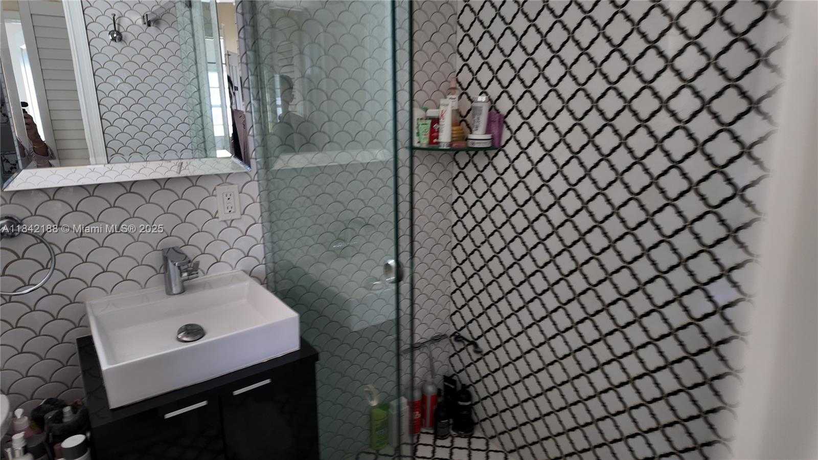 Small Image of 1535 MERIDIAN AVE #6, Miami Beach Number 34