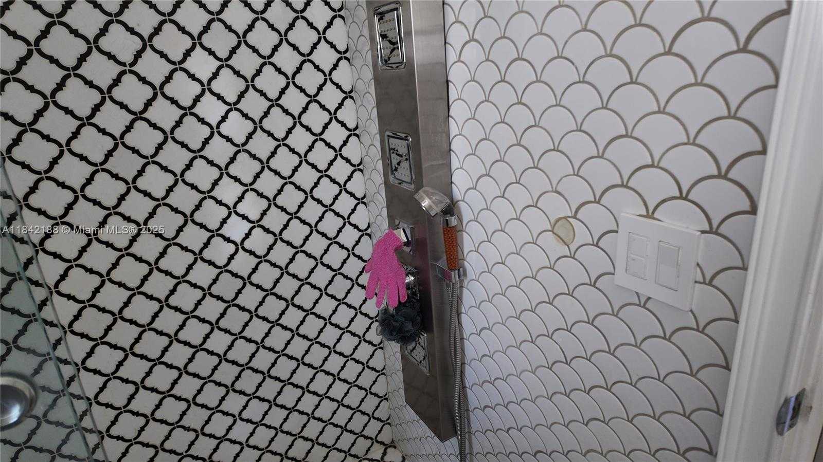 Small Image of 1535 MERIDIAN AVE #6, Miami Beach Number 40