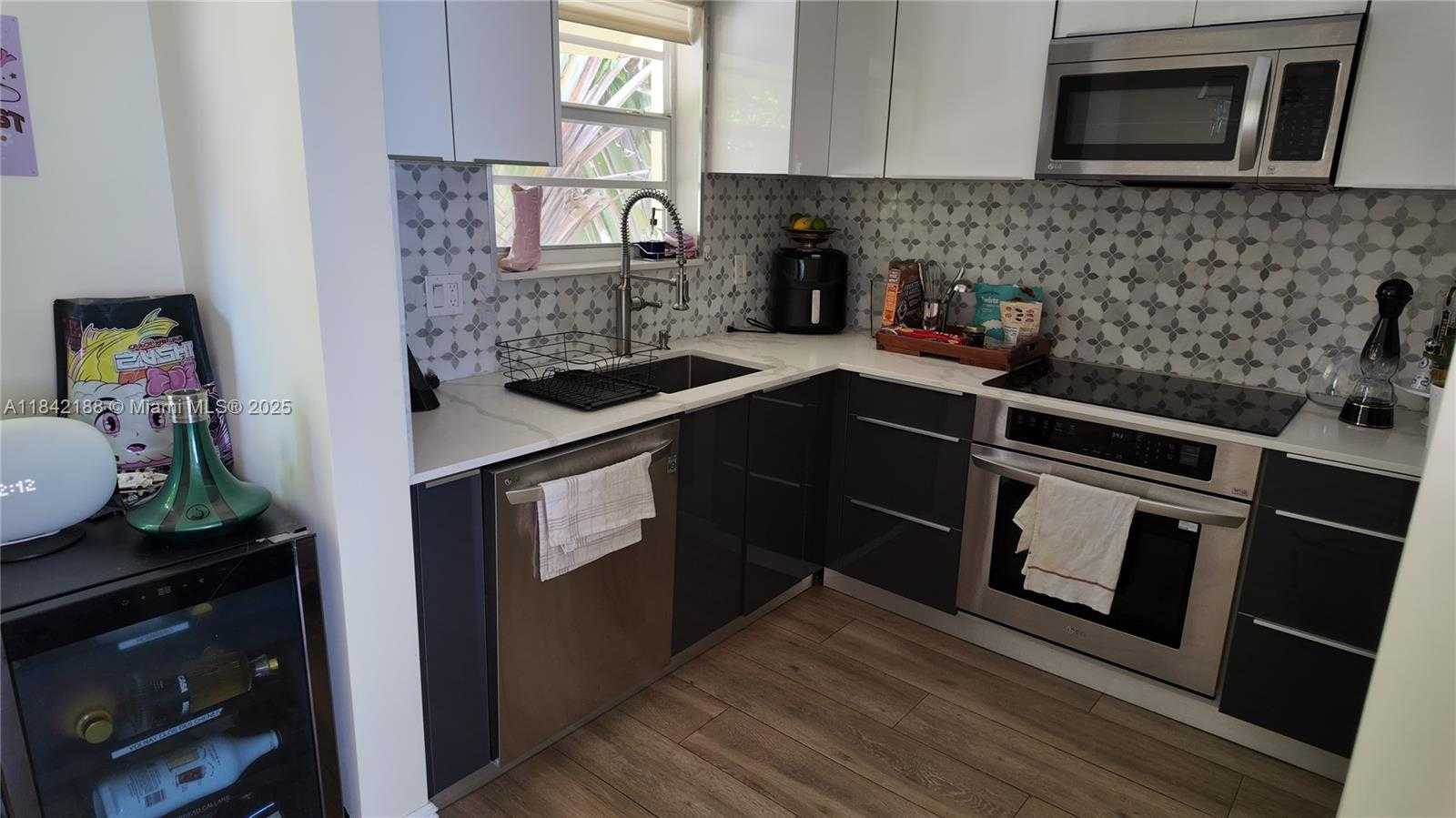 Small Image of 1535 MERIDIAN AVE #6, Miami Beach Number 5