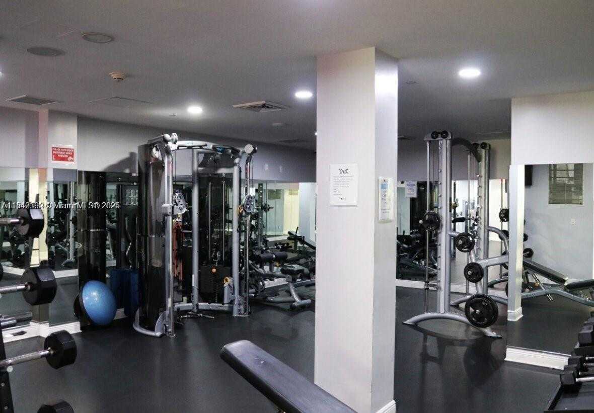 Small Image of 1250 SOUTH MIAMI AVE #2006, Miami Number 20