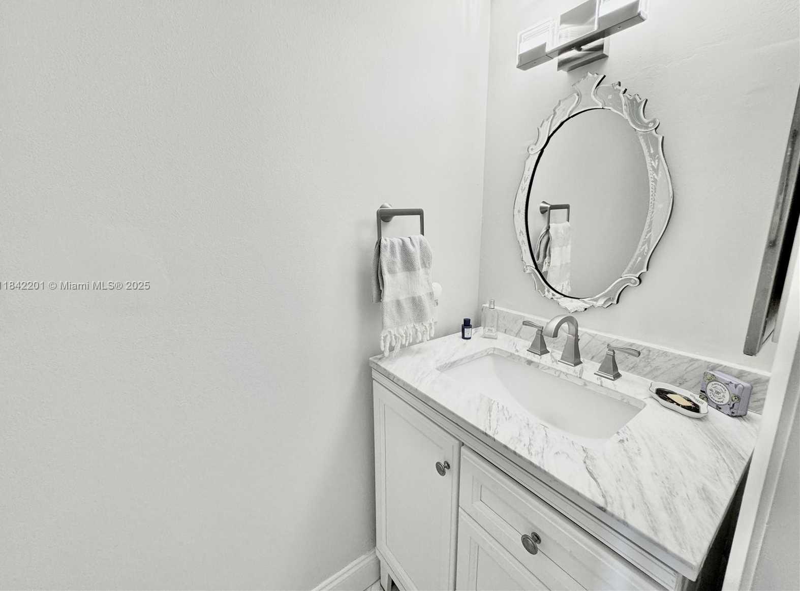 Small Image of 1400 SHERIDAN ST #23J, Hollywood Number 17