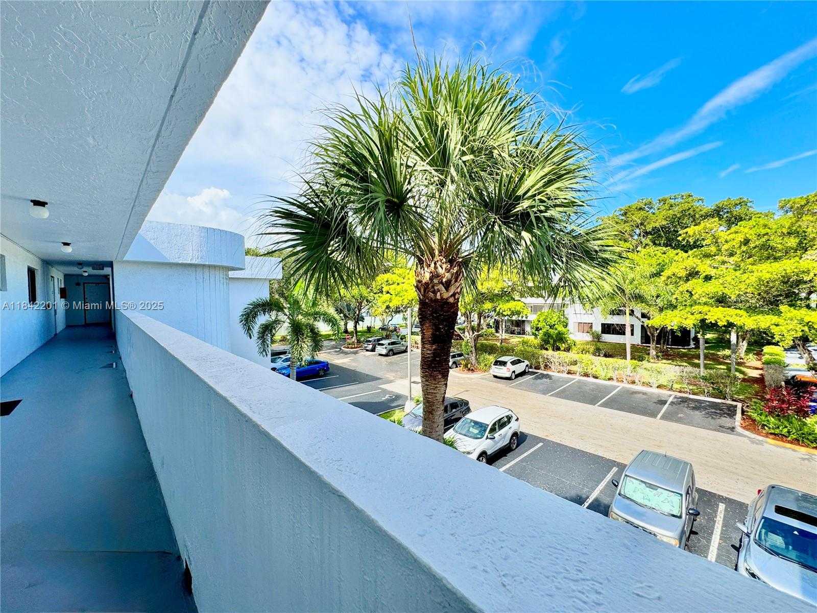 Small Image of 1400 SHERIDAN ST #23J, Hollywood Number 25
