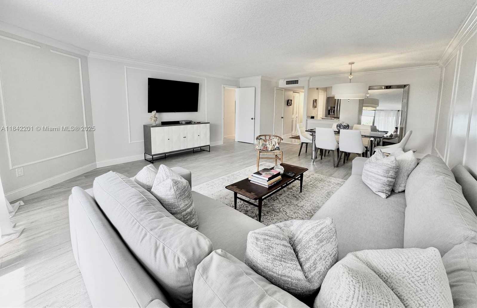 Small Image of 1400 SHERIDAN ST #23J, Hollywood Number 4