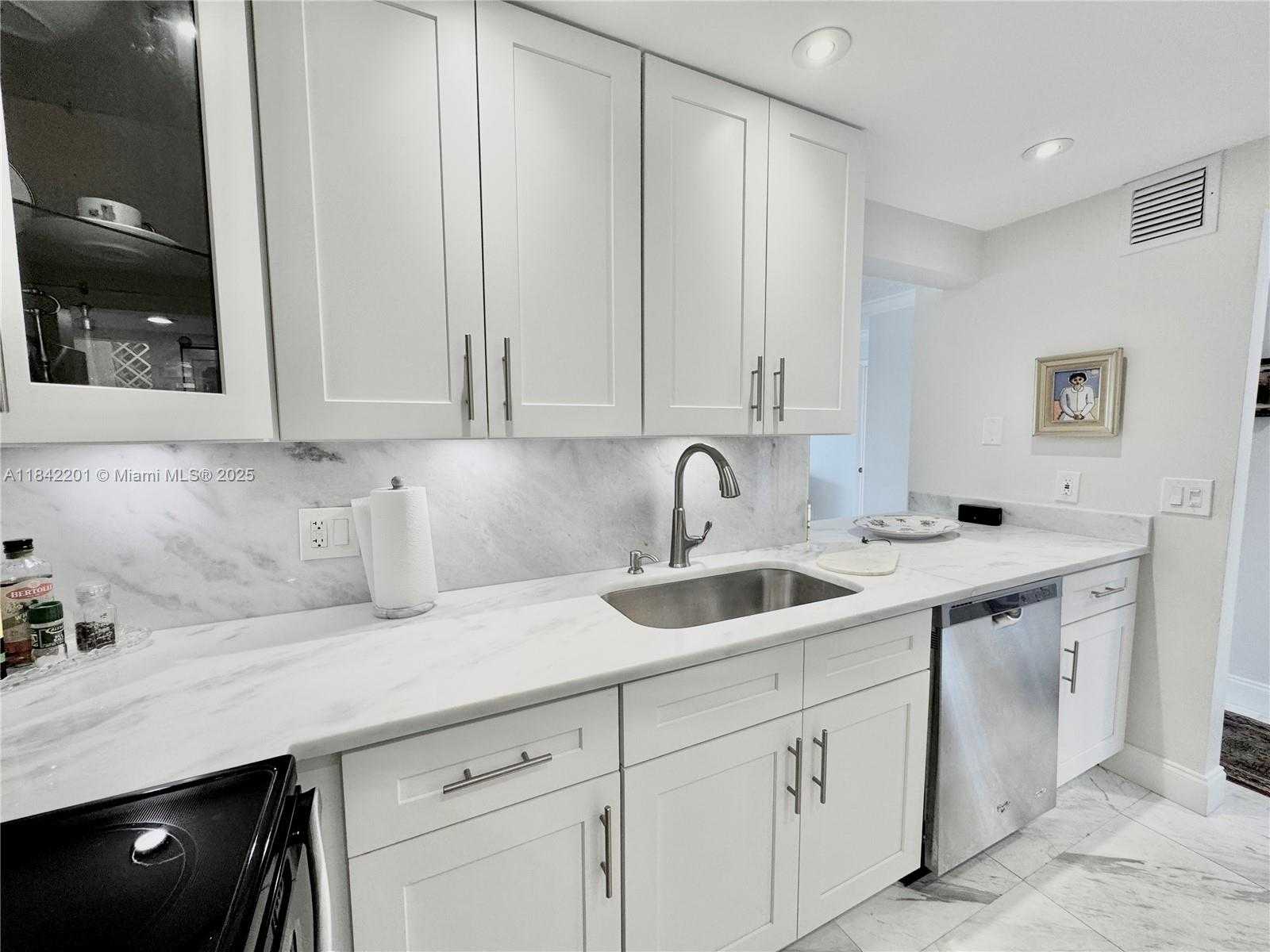 Small Image of 1400 SHERIDAN ST #23J, Hollywood Number 8