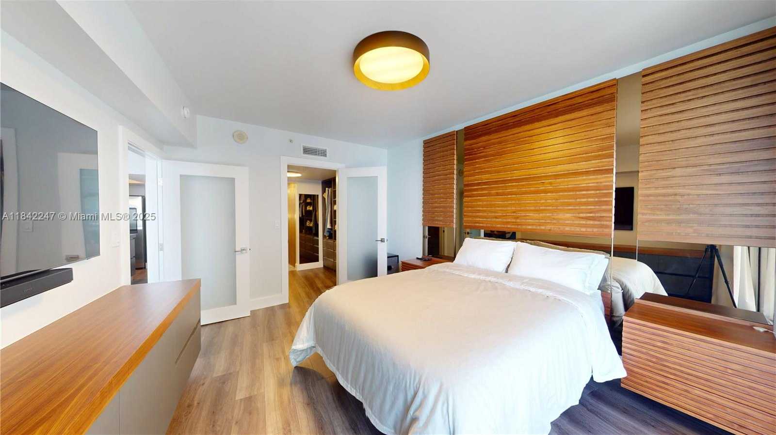 Small Image of 1750 NORTH BAYSHORE DR #2803, Miami Number 21