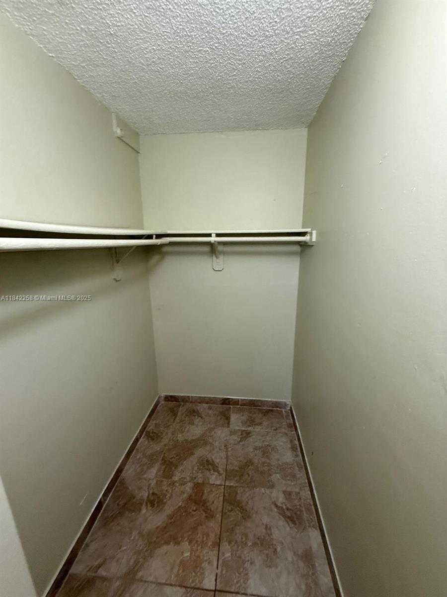 Small Image of 6930 Miami Gardens Dr, Hialeah, FL 33015, USA Number 14