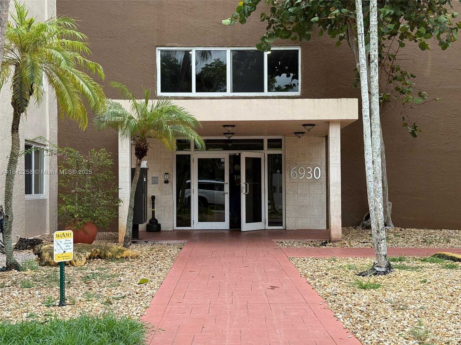 Small Image of 6930 Miami Gardens Dr, Hialeah, FL 33015, USA Number 2