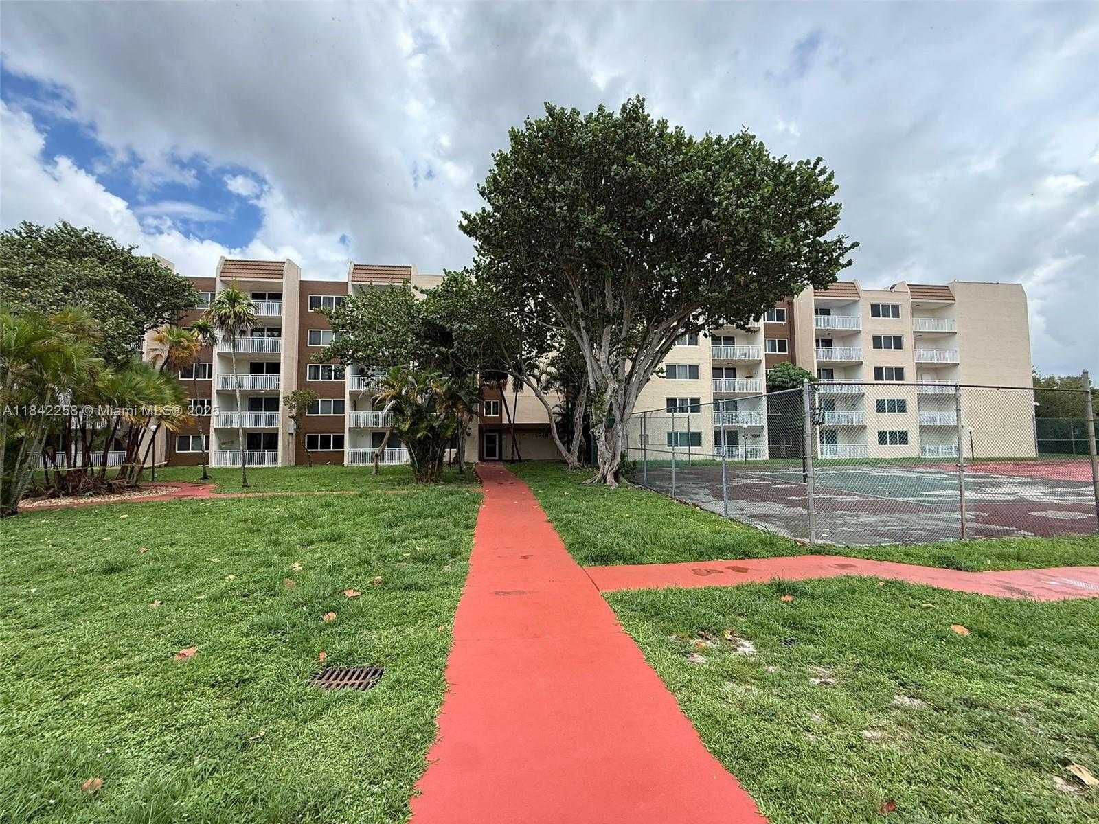 Small Image of 6930 Miami Gardens Dr, Hialeah, FL 33015, USA Number 3