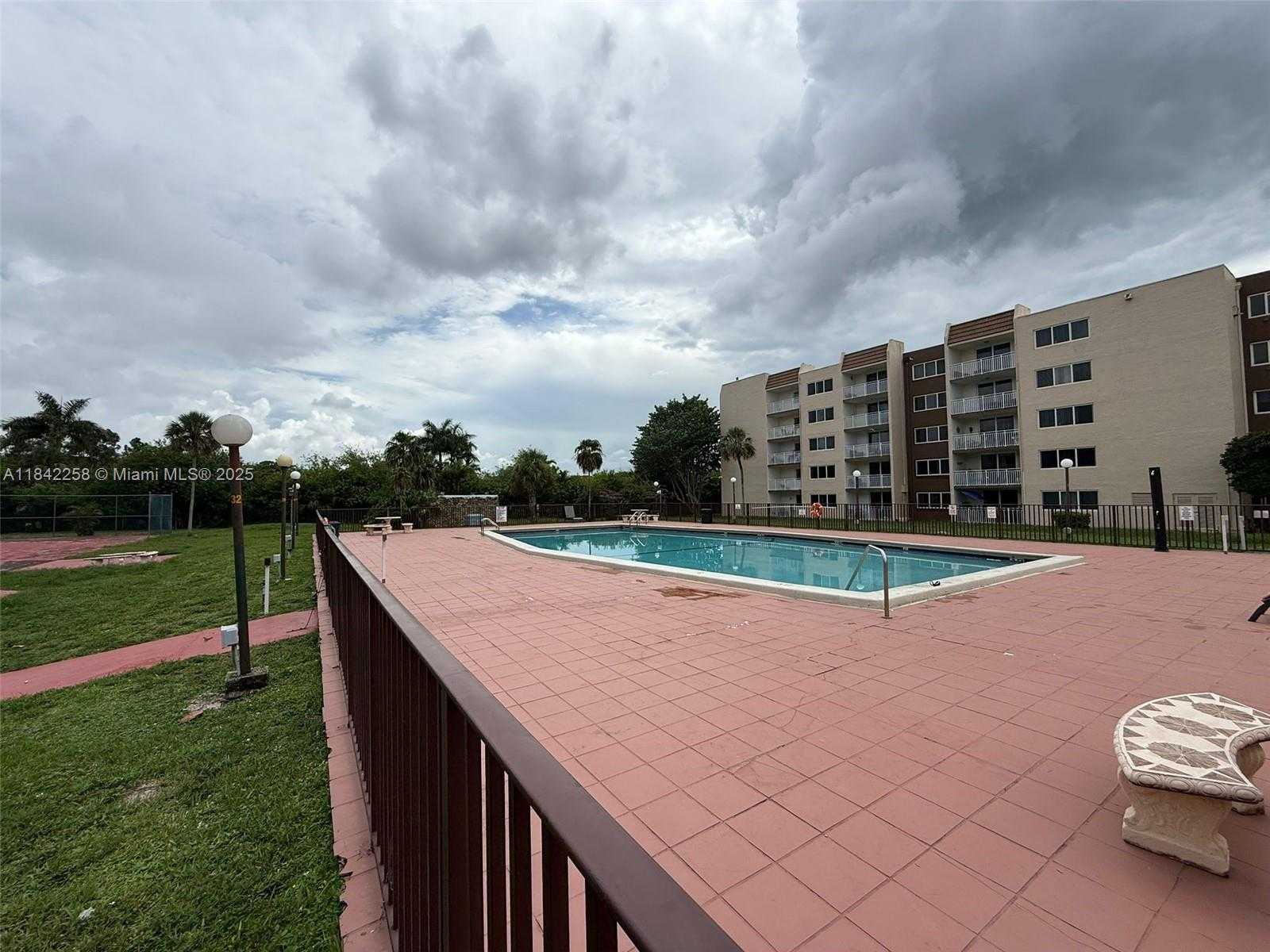 Small Image of 6930 Miami Gardens Dr, Hialeah, FL 33015, USA Number 4
