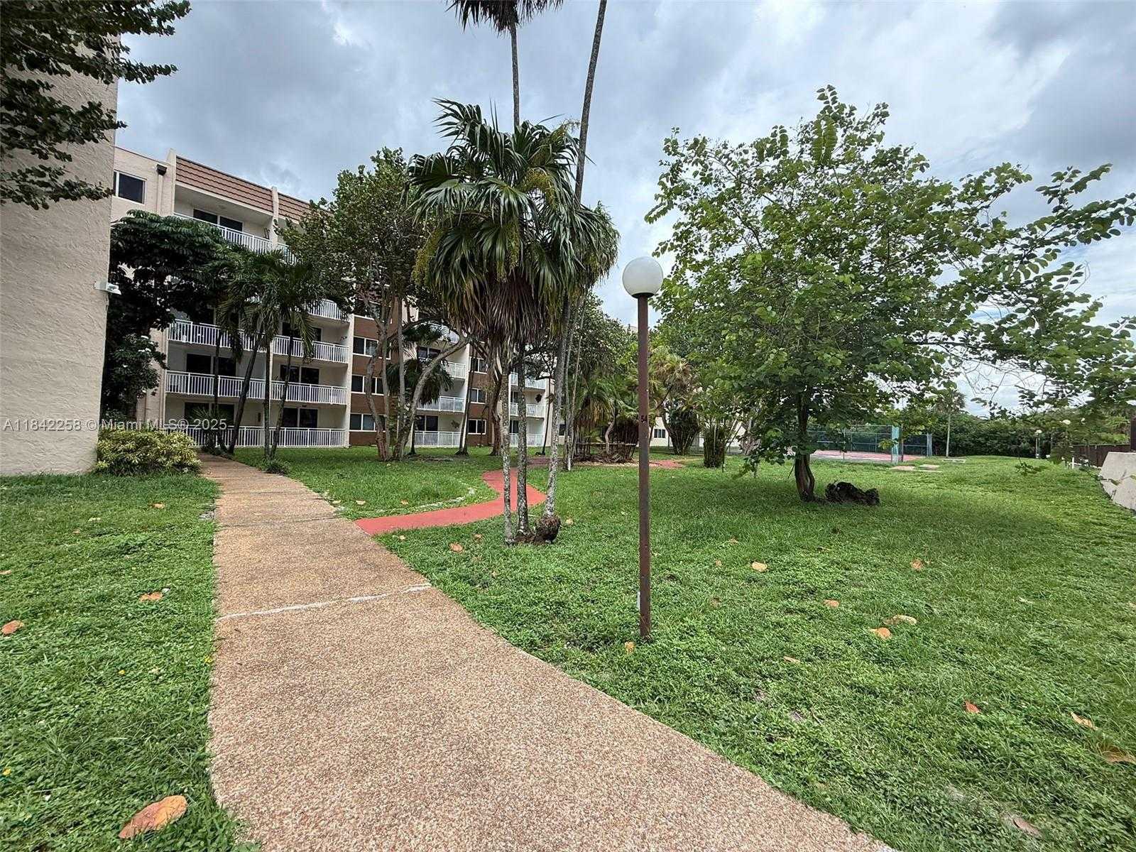 Small Image of 6930 Miami Gardens Dr, Hialeah, FL 33015, USA Number 5