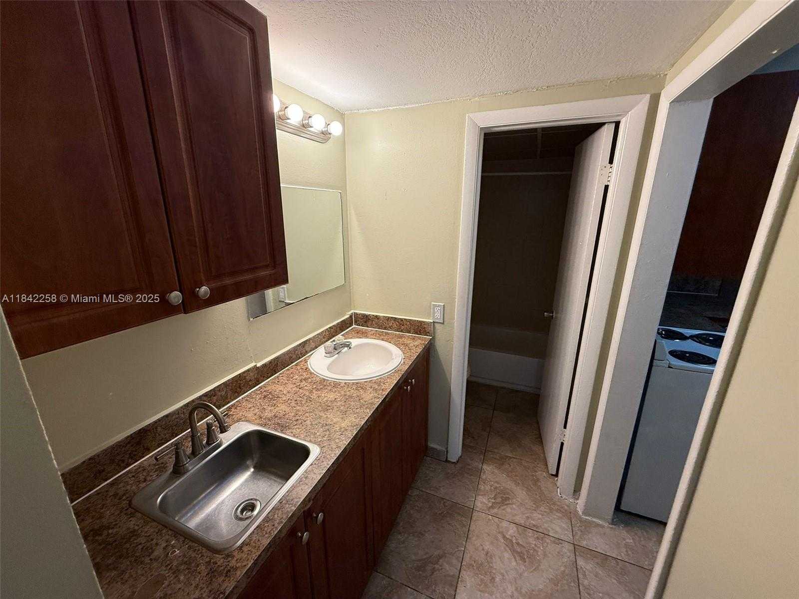 Small Image of 6930 Miami Gardens Dr, Hialeah, FL 33015, USA Number 7