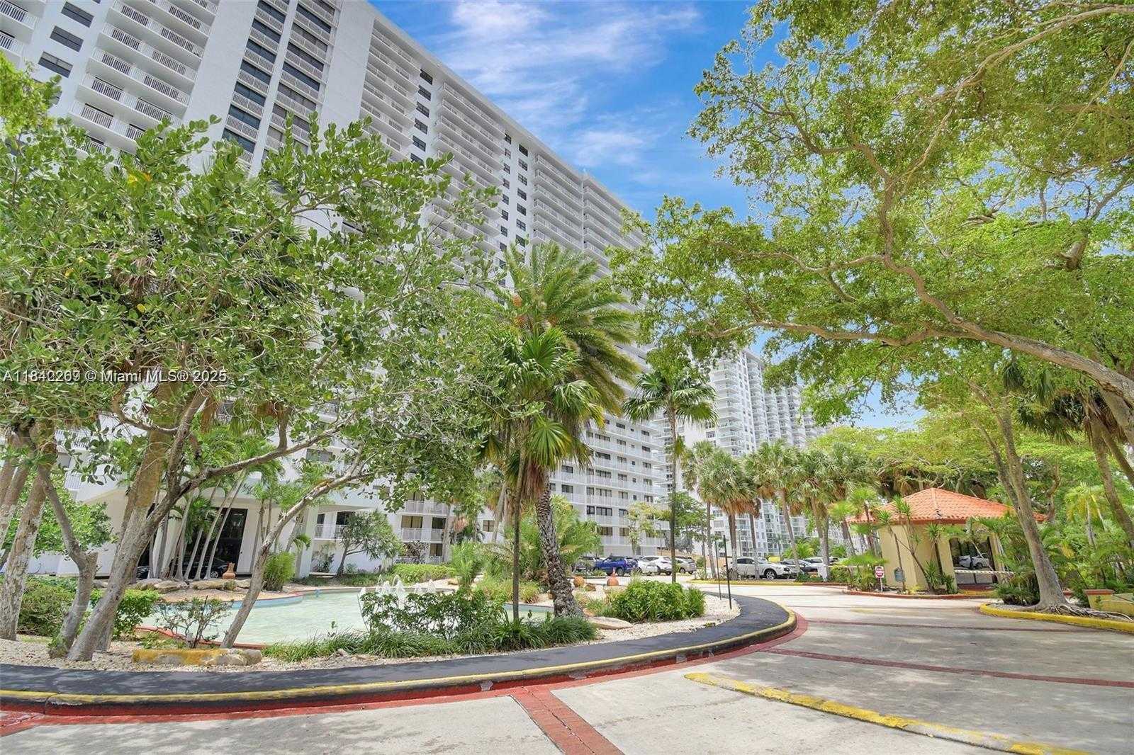 Small Image of 210 174TH ST #1617, Sunny Isles Beach Number 2