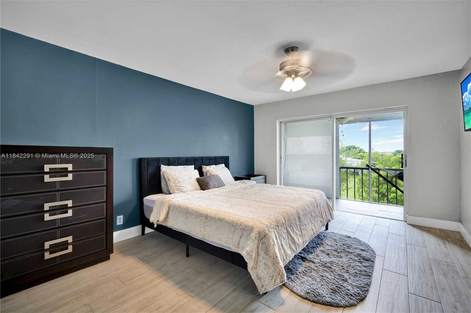 Small Image of 950 HILLCREST DR #414, Hollywood Number 15