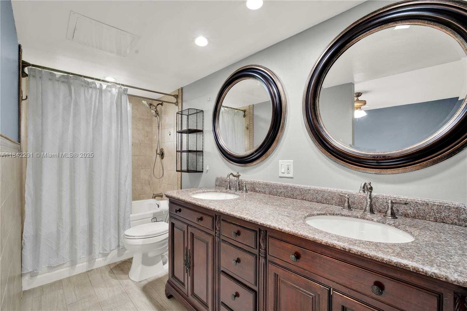 Small Image of 950 HILLCREST DR #414, Hollywood Number 19