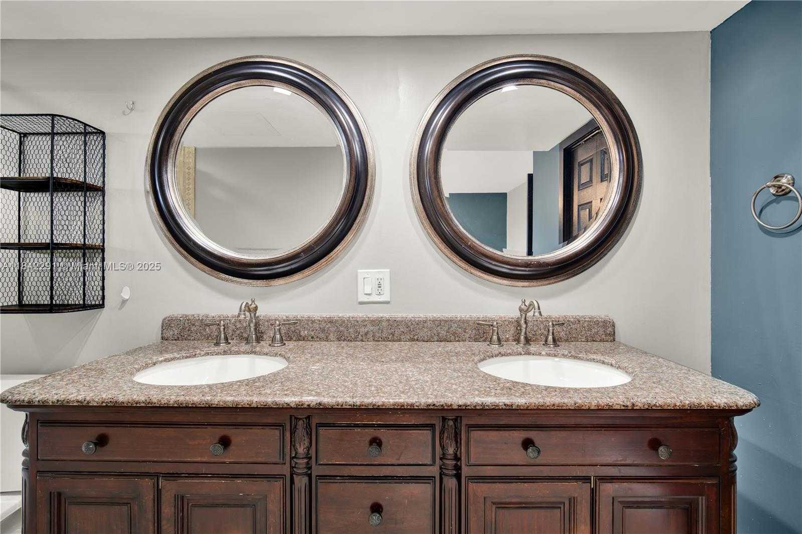 Small Image of 950 HILLCREST DR #414, Hollywood Number 20