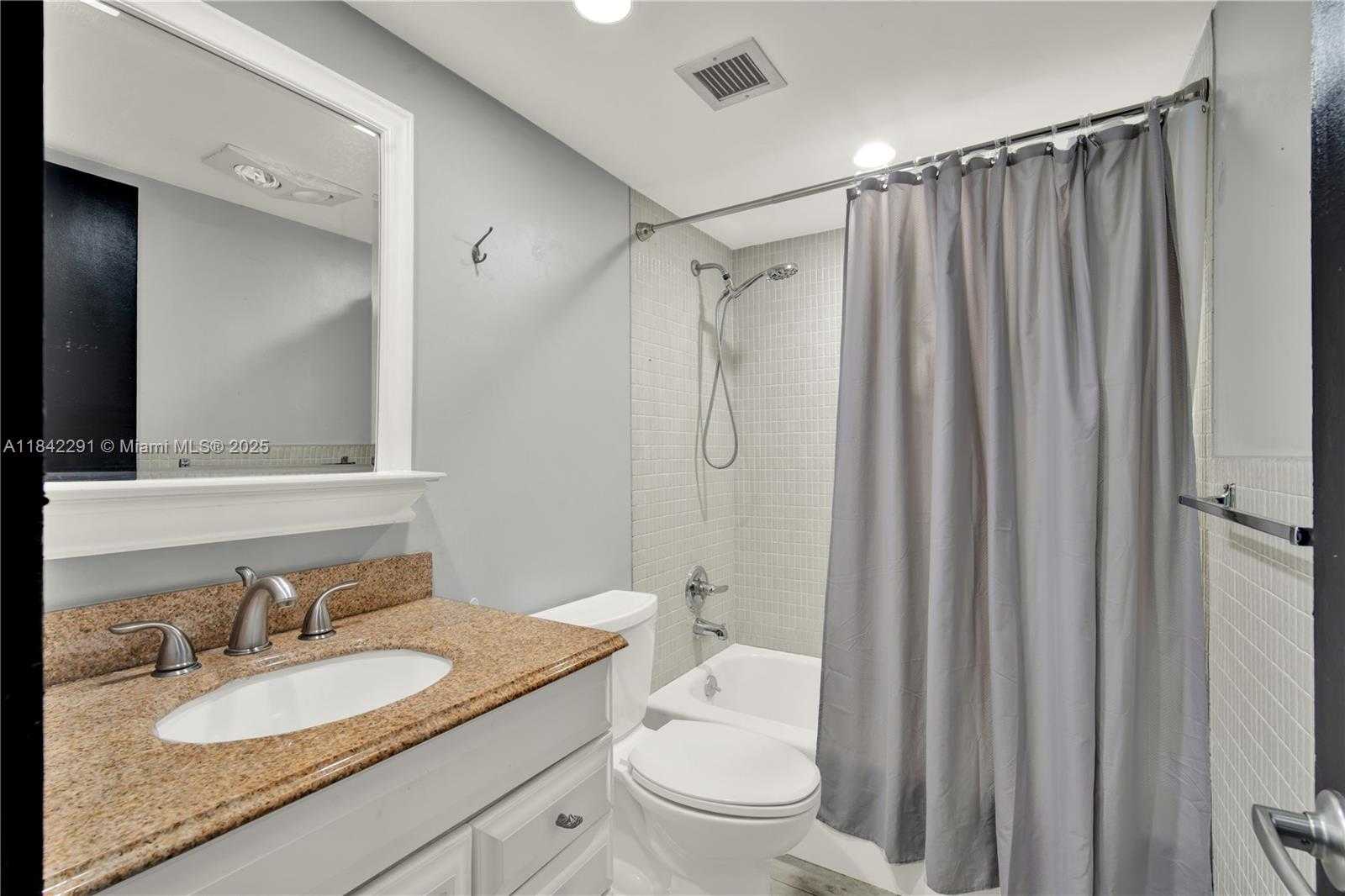 Small Image of 950 HILLCREST DR #414, Hollywood Number 23