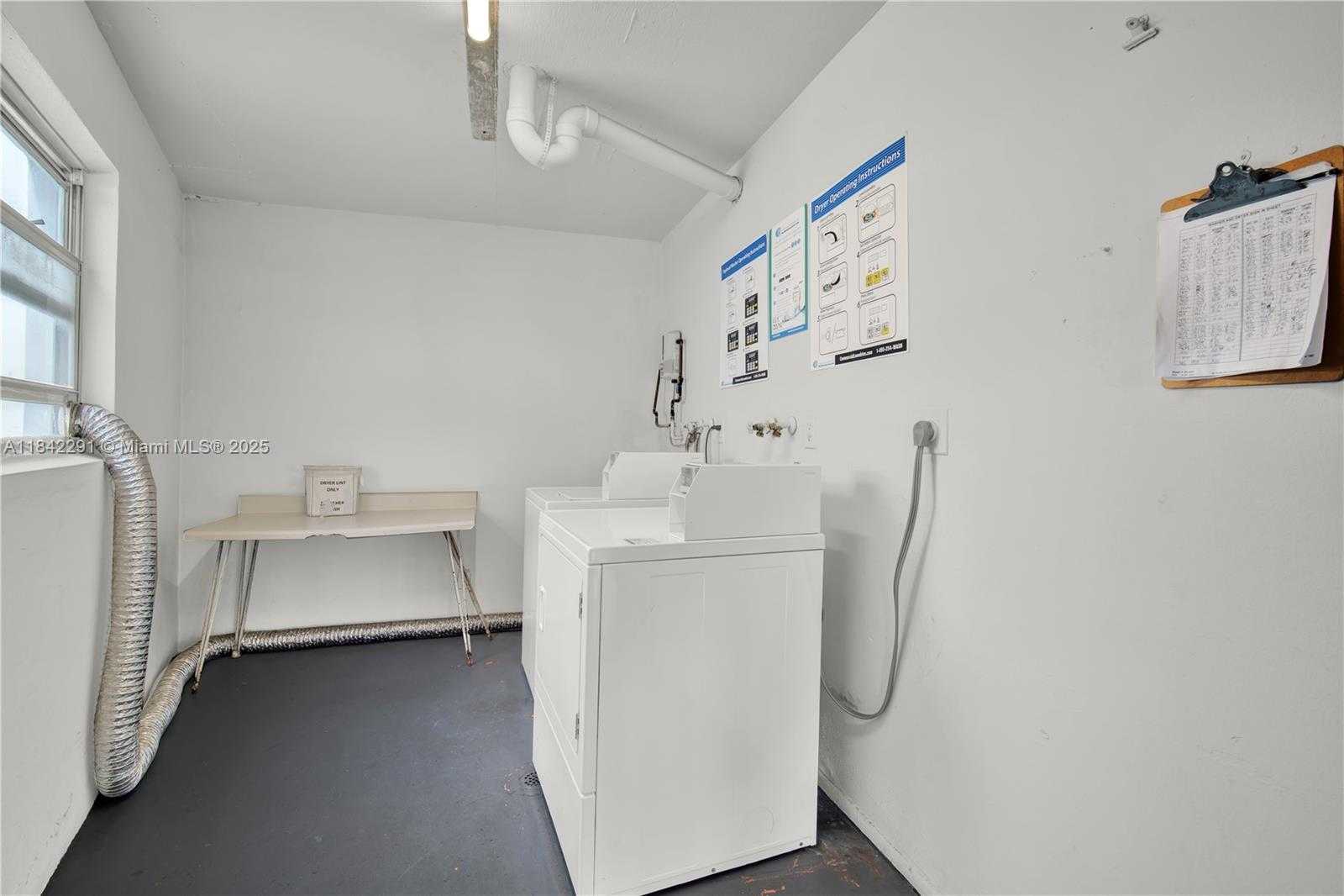 Small Image of 950 HILLCREST DR #414, Hollywood Number 30