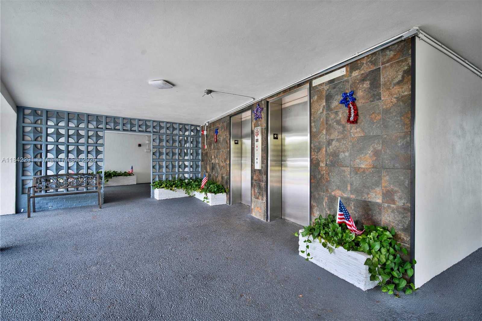 Small Image of 950 HILLCREST DR #414, Hollywood Number 31