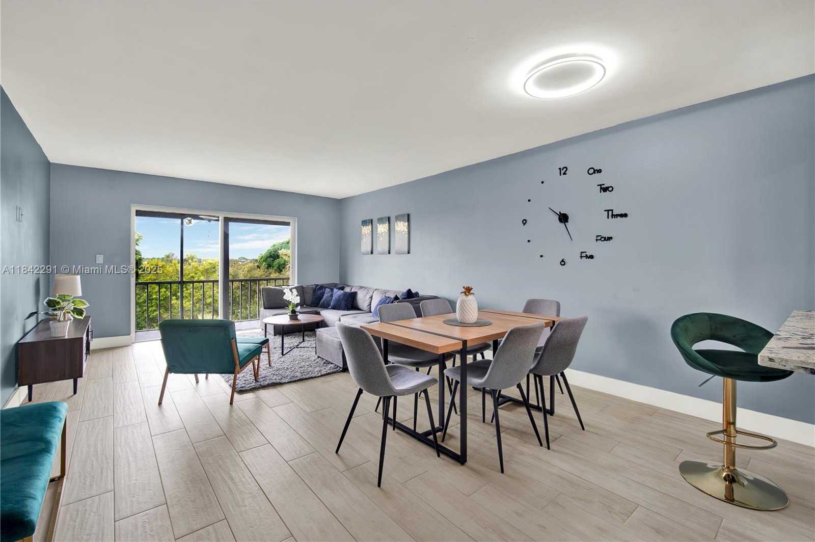 Small Image of 950 HILLCREST DR #414, Hollywood Number 4