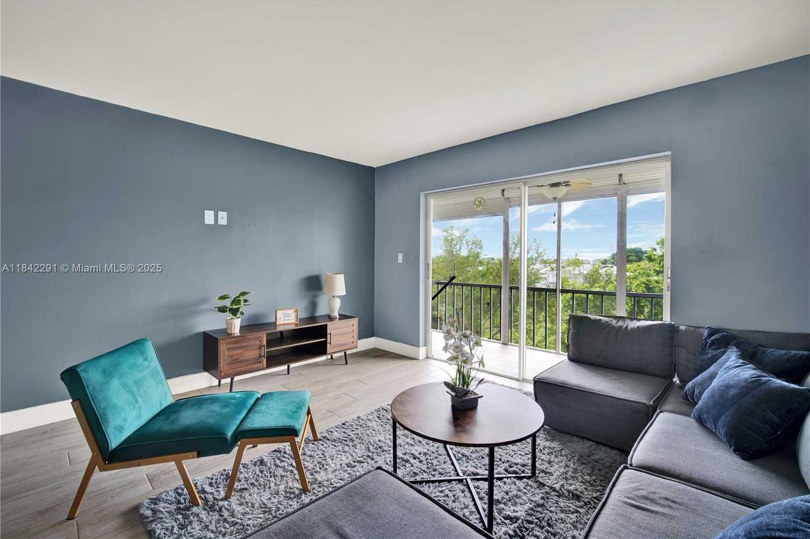 Small Image of 950 HILLCREST DR #414, Hollywood Number 6