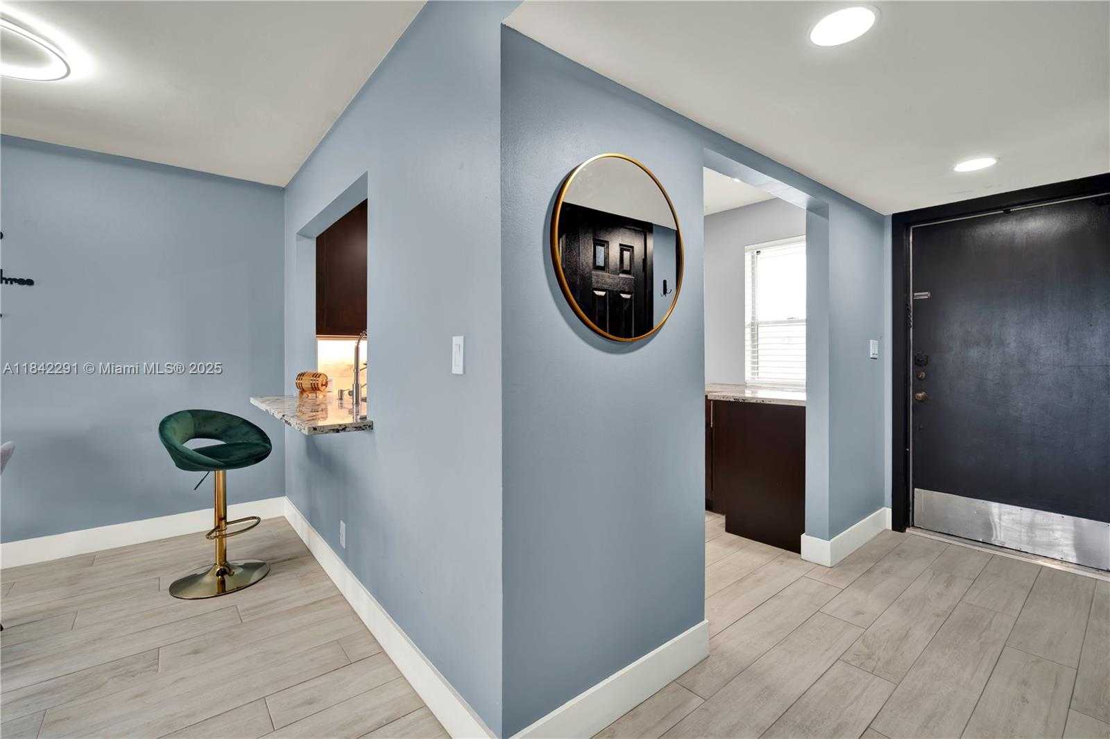 Small Image of 950 HILLCREST DR #414, Hollywood Number 9