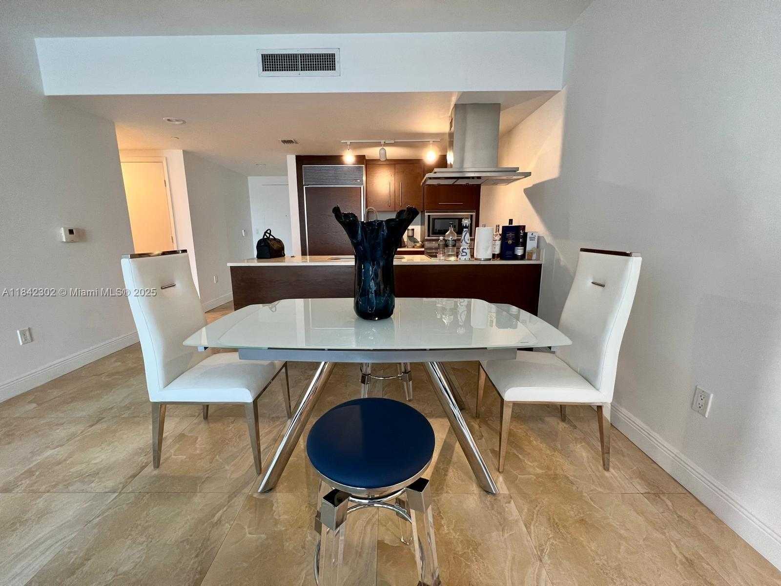 Small Image of 495 BRICKELL AVE #2707, Miami Number 12
